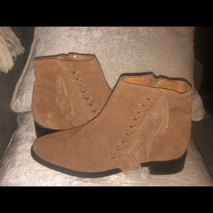 TOPSHOP SUEDE BOOTIES